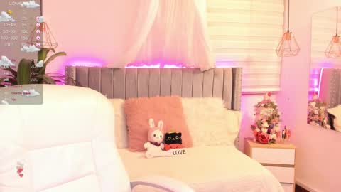 Snapshot of vanesa_moon_ chatting on 12.16.24 vanesa_moon_ online show from 12.16.24
