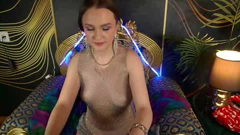 Snapshot of vanessabeautyy chatting on 02.10.25 vanessabeautyy online show from 02.10.25