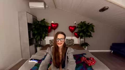 Snapshot of vanessabeautyy chatting on 02.18.25 vanessabeautyy online show from 02.18.25