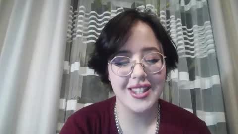 Snapshot of vanessashadow chatting on 10.19.25 vanessashadow online show from 10.19.25