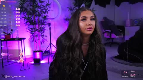 Vanessa Simon online show from 01.14.25