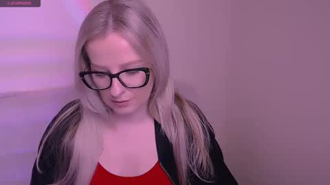 Mia online show from 11.17.25