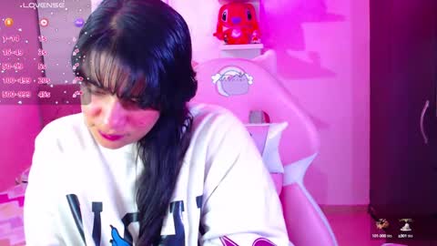 Snapshot of vannessa_shy chatting on 12.24.24 Vanesa online show from 12.24.24