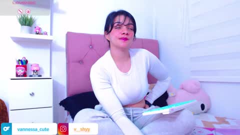 Snapshot of vannessa_shy chatting on 09.11.25 Vanesa online show from 09.11.25