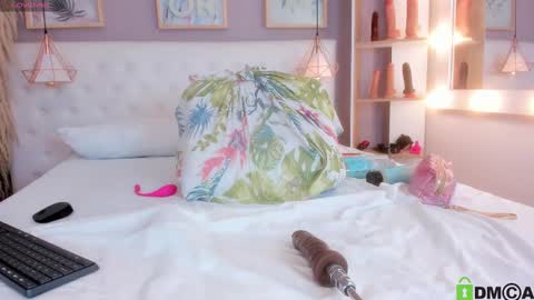 Snapshot of vannia_smith_ chatting on 02.28.25 vannia smith online show from 02.28.25