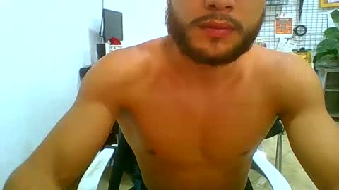 Snapshot of vansmoke chatting on 01.04.25 paulo robles online show from 01.04.25