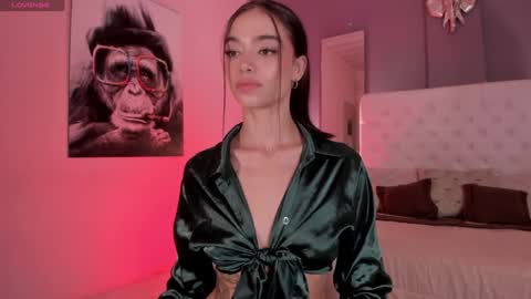 Snapshot of vega_roux chatting on 01.10.25 VEGA online show from 01.10.25