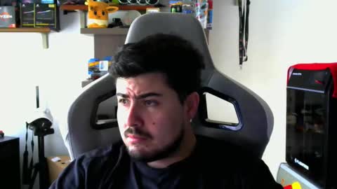 Snapshot of veils24 chatting on 11.12.25 Charles online show from 11.12.25