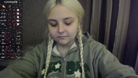 Snapshot of vendymories chatting on 09.23.25 eva 3 online show from 09.23.25
