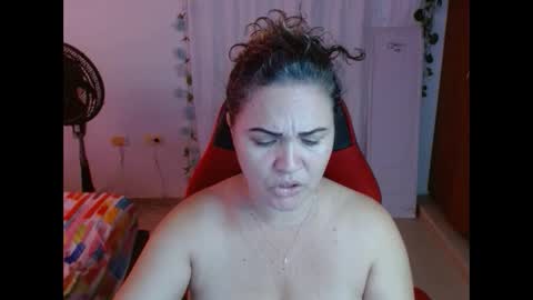 Snapshot of venecasexy44 chatting on 09.10.25 venecasexy44 online show from 09.10.25