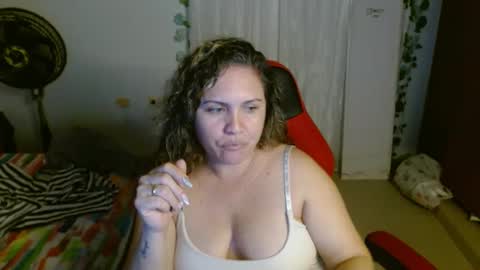 Snapshot of venecasexy44 chatting on 09.14.25 venecasexy44 online show from 09.14.25