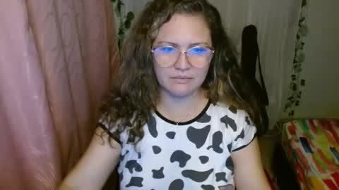 Snapshot of venecasexy44 chatting on 10.10.25 venecasexy44 online show from 10.10.25