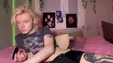 Snapshot of venti_gallagher chatting on 02.02.25 Dorian online show from 02.02.25