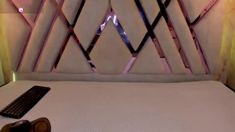 Domelipa  online show from 02.18.25