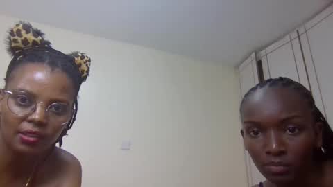 Snapshot of verah_vee chatting on 10.02.25 verah online show from 10.02.25