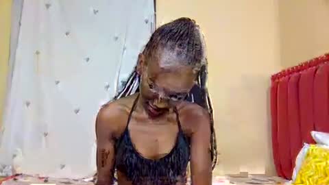 Snapshot of verah_vee chatting on 10.06.25 verah online show from 10.06.25