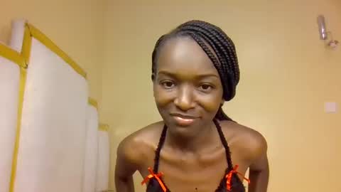 Snapshot of verah_vee chatting on 10.19.25 verah online show from 10.19.25