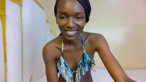Snapshot of verah_vee chatting on 10.19.25 verah online show from 10.19.25