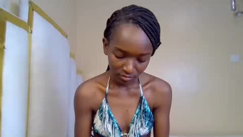 Snapshot of verah_vee chatting on 10.20.25 verah online show from 10.20.25