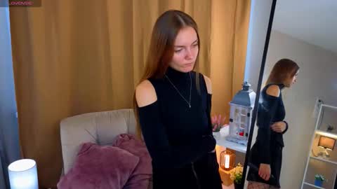 Snapshot of vernitashinsky chatting on 09.17.25 Olivia online show from 09.17.25