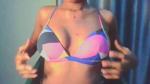 Snapshot of verywetpussy_ chatting on 09.28.25 verywetpussy  online show from 09.28.25