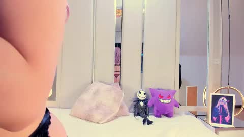 Vesper Velvet  online show from 09.20.25