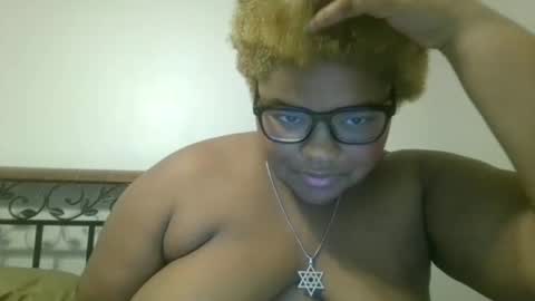 Snapshot of vickiryder56 chatting on 11.13.25 vickiryder56 online show from 11.13.25