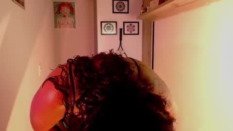 Snapshot of vicky_crazy chatting on 12.20.24 Vicky  online show from 12.20.24
