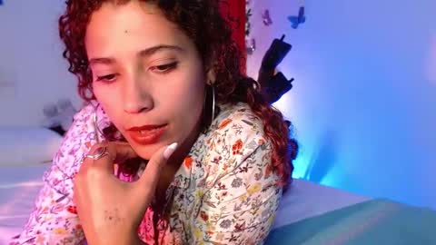 Snapshot of vicky_crazy chatting on 01.08.25 Vicky  online show from 01.08.25
