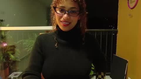 Snapshot of vicky_crazy chatting on 10.25.25 Vicky  online show from 10.25.25