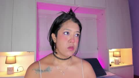Snapshot of vicky_ruiz chatting on 01.26.25 V I C K Y online show from 01.26.25