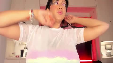 V I C K Y online show from 10.26.25