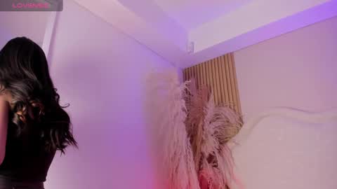 Snapshot of victoria___jonnes chatting on 09.25.25 victoria___jonnes online show from 09.25.25