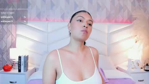 Snapshot of victoria___jonnes chatting on 10.09.25 victoria___jonnes online show from 10.09.25