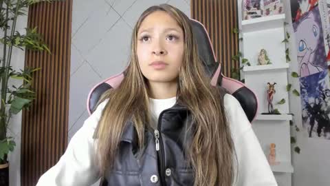  Victoria for you  online show from 02.14.25