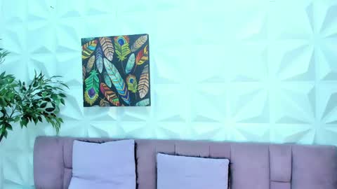 Snapshot of victoria_colemann chatting on 02.14.25 Victoria online show from 02.14.25