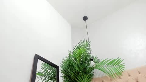 Snapshot of victoria_colemann chatting on 02.22.25 Victoria online show from 02.22.25