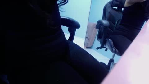 Victoria online show from 10.21.25