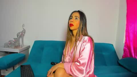 Victoria  online show from 11.30.25