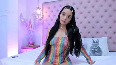 Snapshot of victoria_kitt chatting on 01.08.25 victoria_kitt online show from 01.08.25
