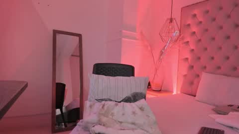 Snapshot of victoria_kitt chatting on 03.11.25 victoria_kitt online show from 03.11.25