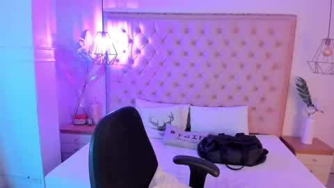 Snapshot of victoria_kitt chatting on 09.11.25 victoria_kitt online show from 09.11.25