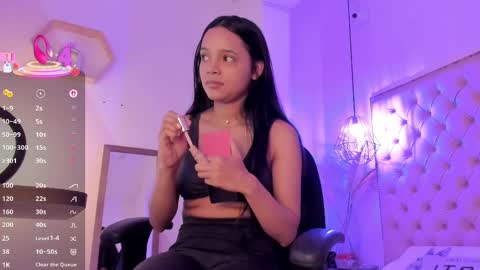 Snapshot of victoria_kitt chatting on 09.20.25 victoria_kitt online show from 09.20.25