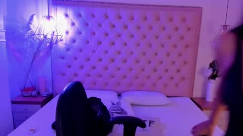 Snapshot of victoria_kitt chatting on 09.25.25 victoria_kitt online show from 09.25.25