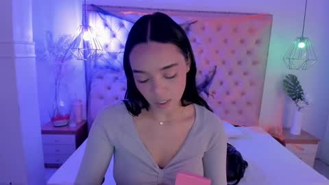 Snapshot of victoria_kitt chatting on 10.23.25 victoria_kitt online show from 10.23.25