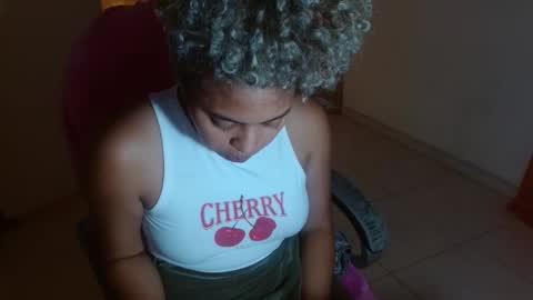 Snapshot of victoria_miler chatting on 12.20.24 VICKY online show from 12.20.24