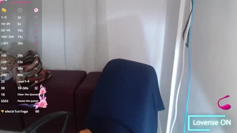 Snapshot of victoria_milf06 chatting on 02.12.25 victoria online show from 02.12.25