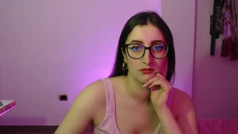 Victoria online show from 11.24.25