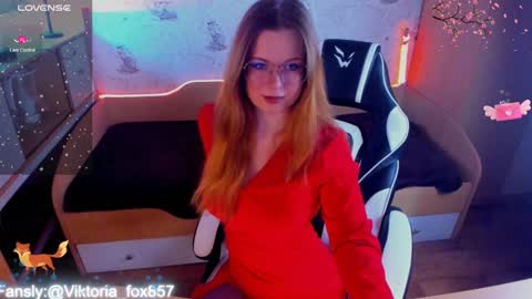 Snapshot of victoria_the_fox chatting on 01.07.25    -   The Divine Fox online show from 01.07.25