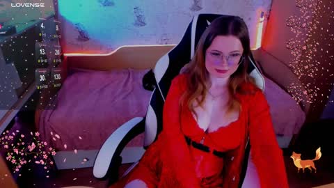 Snapshot of victoria_the_fox chatting on 02.06.25    -   The Divine Fox online show from 02.06.25